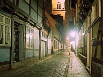Kalandgasse in Celle bei Nacht Foto: TourismusMarketing Niedersachsen / Tourismus Region Celle Kalandgasse in Celle bei Nacht Foto: TourismusMarketing Niedersachsen / Tourismus Region Celle